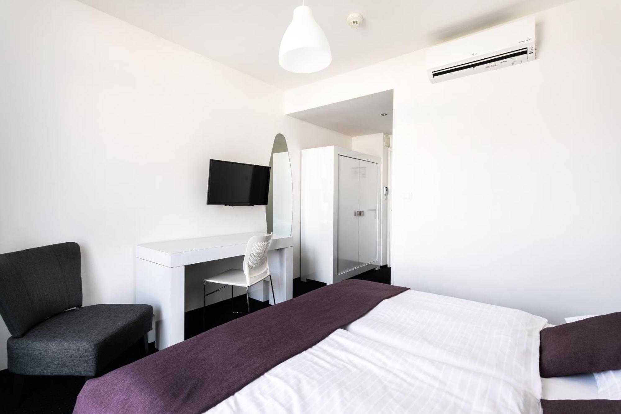 My Hotel Apollon Prague Extérieur photo